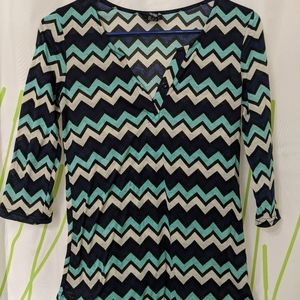 Rue 21 size small Chevron top like new